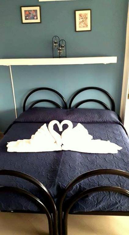 Lo Specchio Del Salento Bed & Breakfast เลชเช ห้อง รูปภาพ