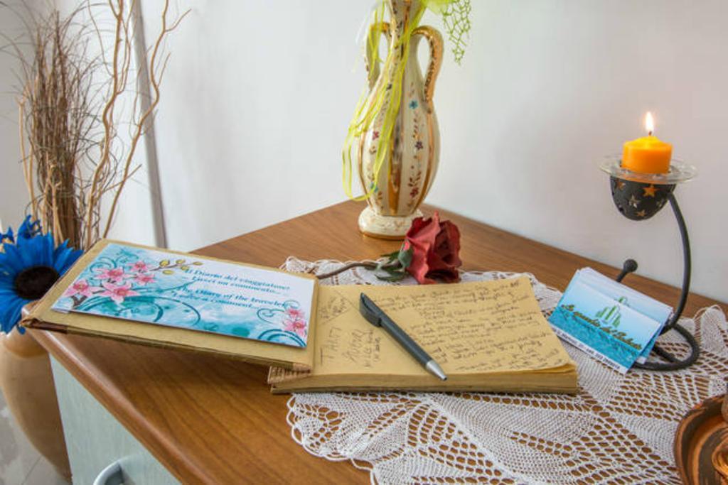 Lo Specchio Del Salento Bed & Breakfast เลชเช ห้อง รูปภาพ