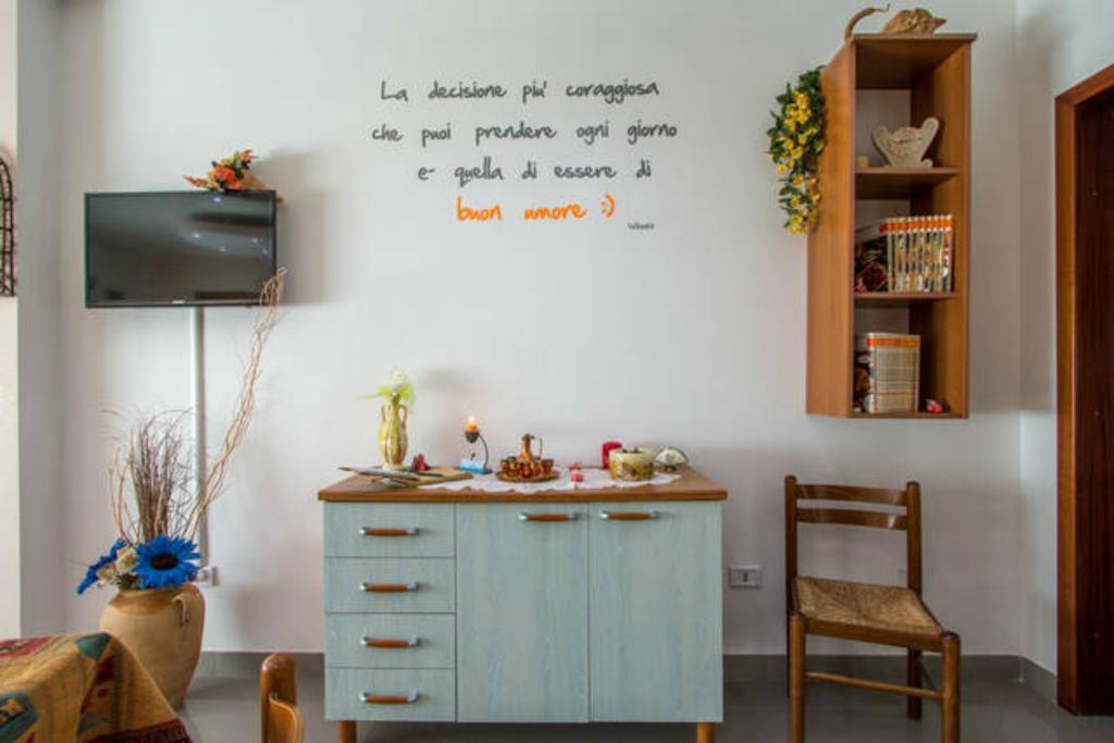 Lo Specchio Del Salento Bed & Breakfast เลชเช ภายนอก รูปภาพ