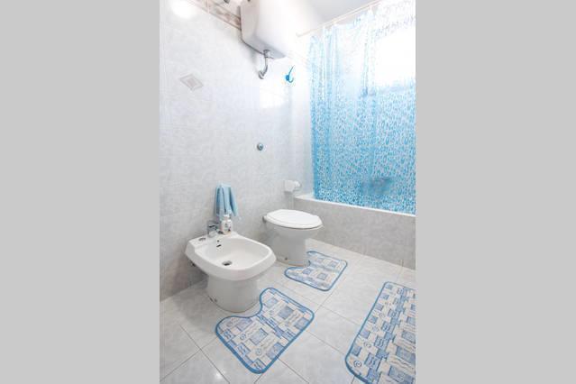 Lo Specchio Del Salento Bed & Breakfast เลชเช ภายนอก รูปภาพ