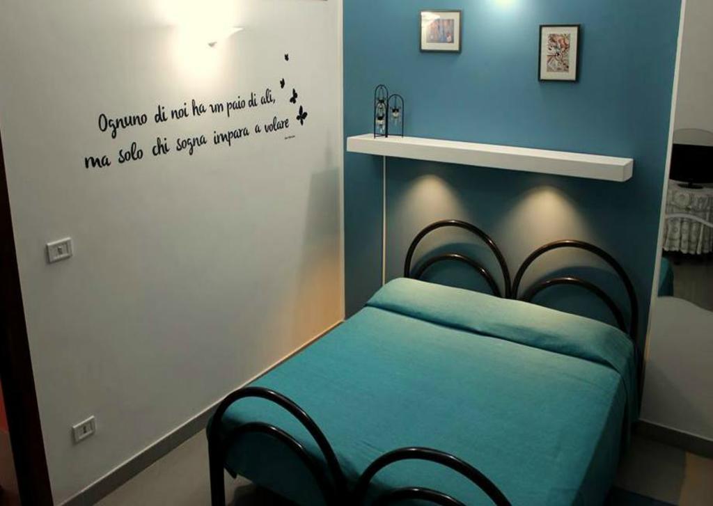 Lo Specchio Del Salento Bed & Breakfast เลชเช ห้อง รูปภาพ