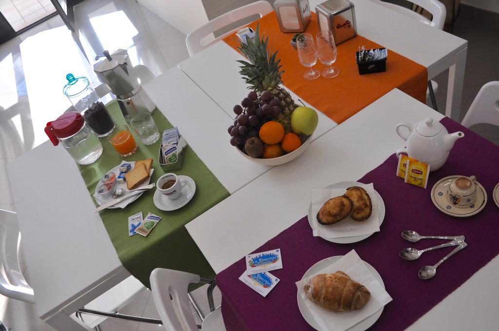 Lo Specchio Del Salento Bed & Breakfast เลชเช ภายนอก รูปภาพ