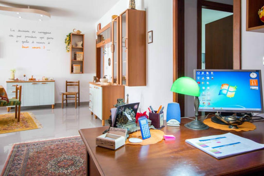 Lo Specchio Del Salento Bed & Breakfast เลชเช ภายนอก รูปภาพ