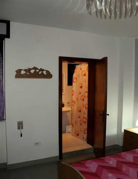 Lo Specchio Del Salento Bed & Breakfast เลชเช ภายนอก รูปภาพ
